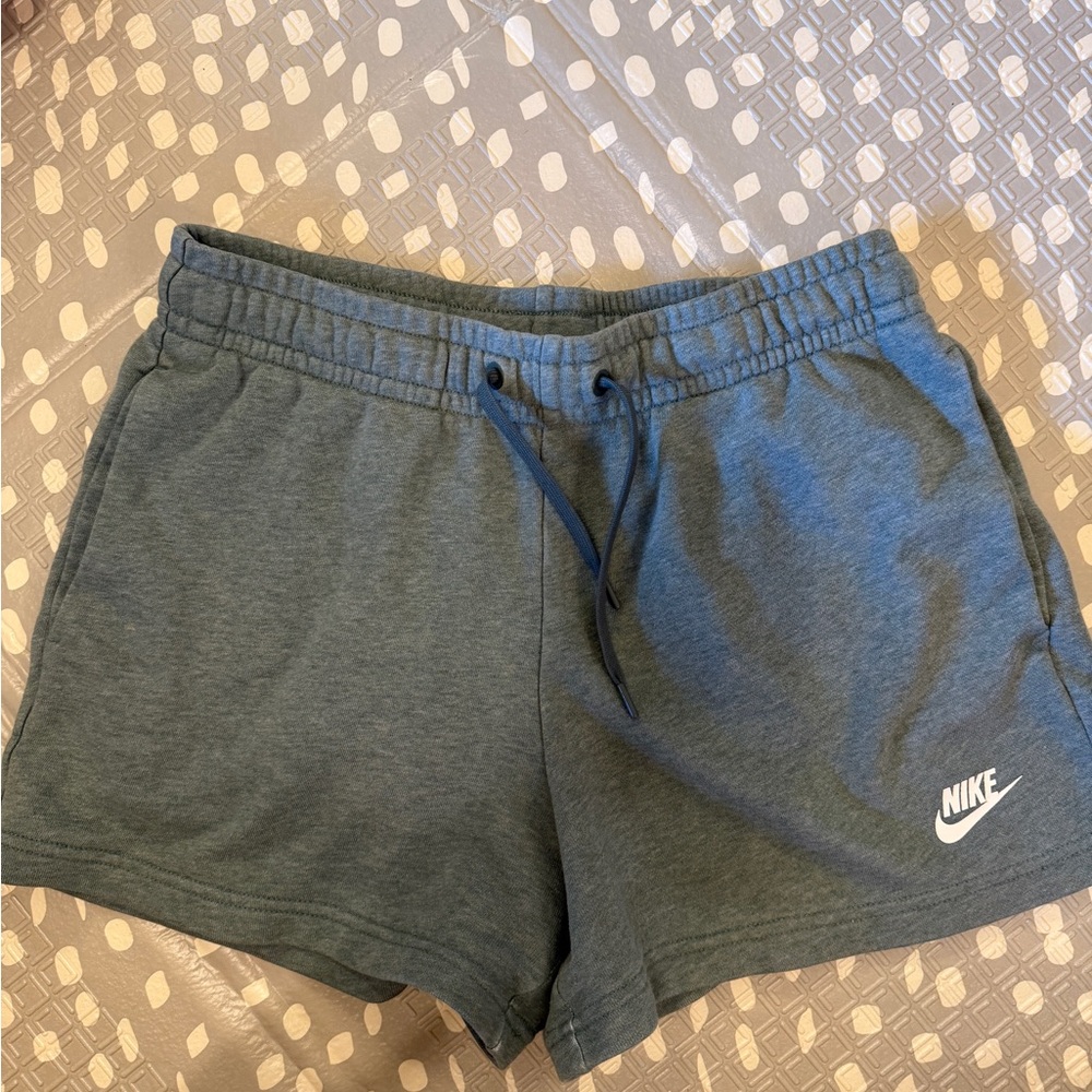 Nike sweatshirts